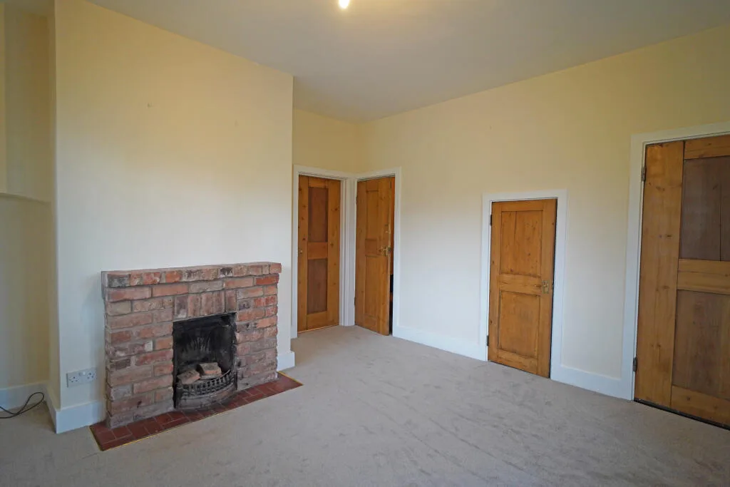 2 bedroom detached house for rent