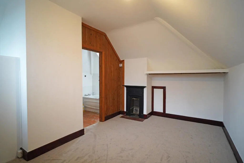 2 bedroom detached house for rent