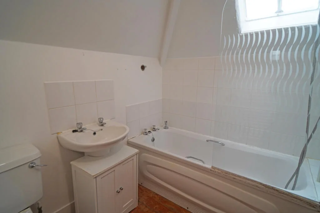 2 bedroom detached house for rent