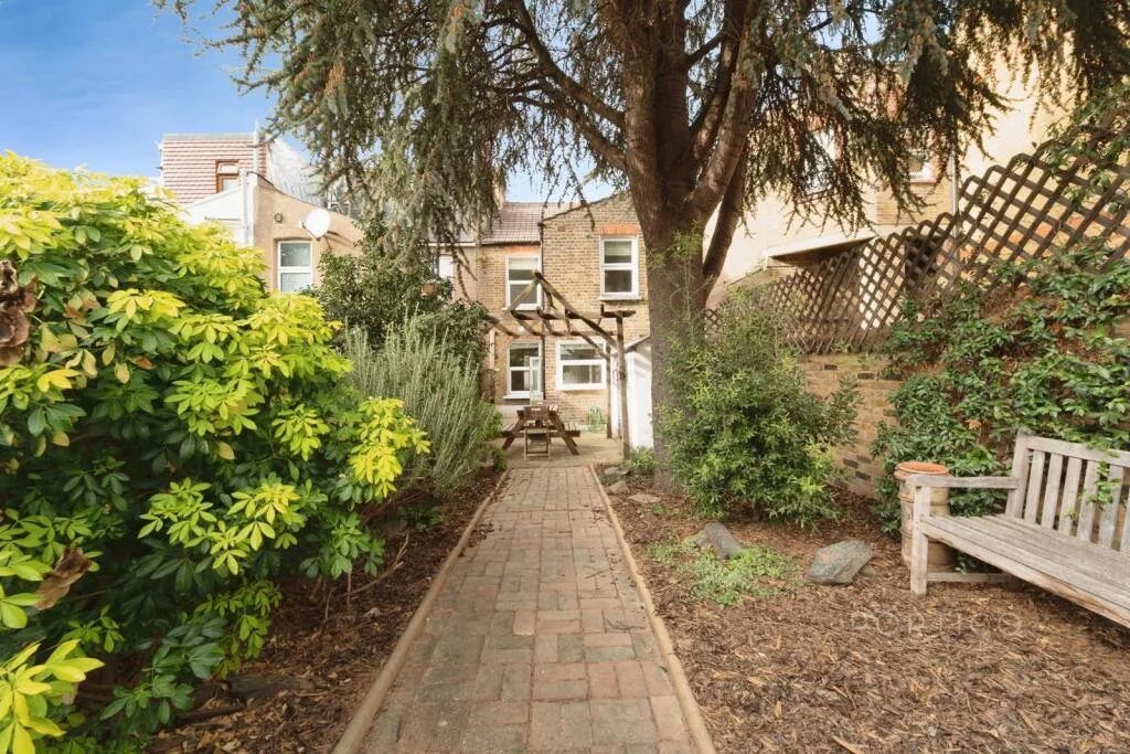 2 bedroom terraced house for rent