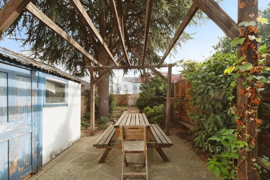 2 bedroom terraced house for rent