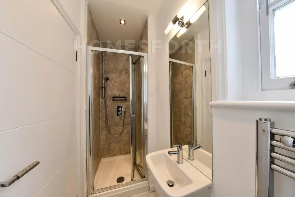 2 bedroom maisonette for rent