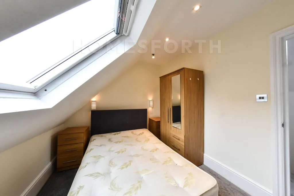 2 bedroom maisonette for rent