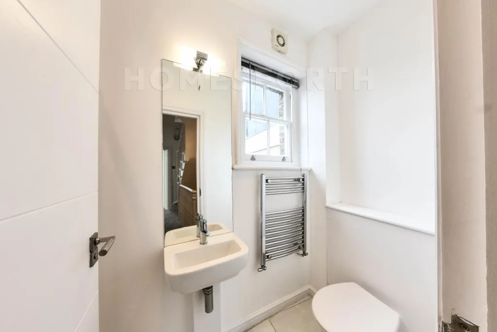 2 bedroom maisonette for rent