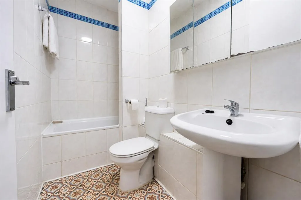 4 bedroom terraced house for rent