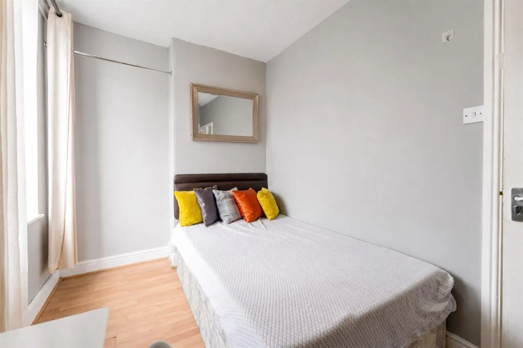 4 bedroom terraced house for rent