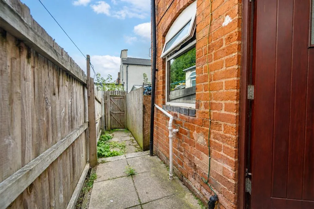 4 bedroom terraced house for rent