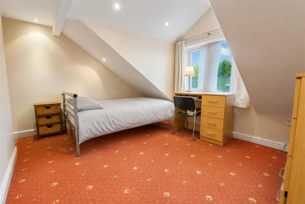 7 bedroom terraced house for rent