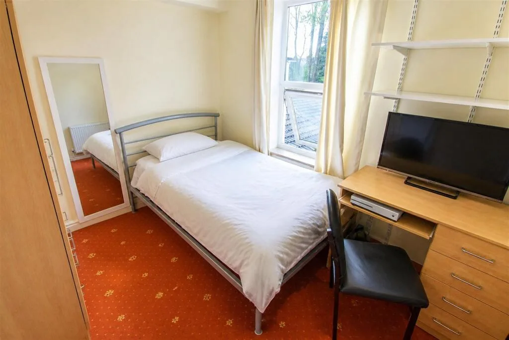 7 bedroom terraced house for rent