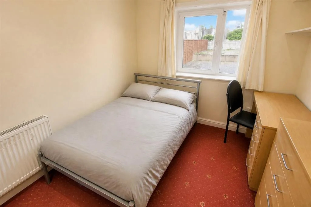 7 bedroom terraced house for rent