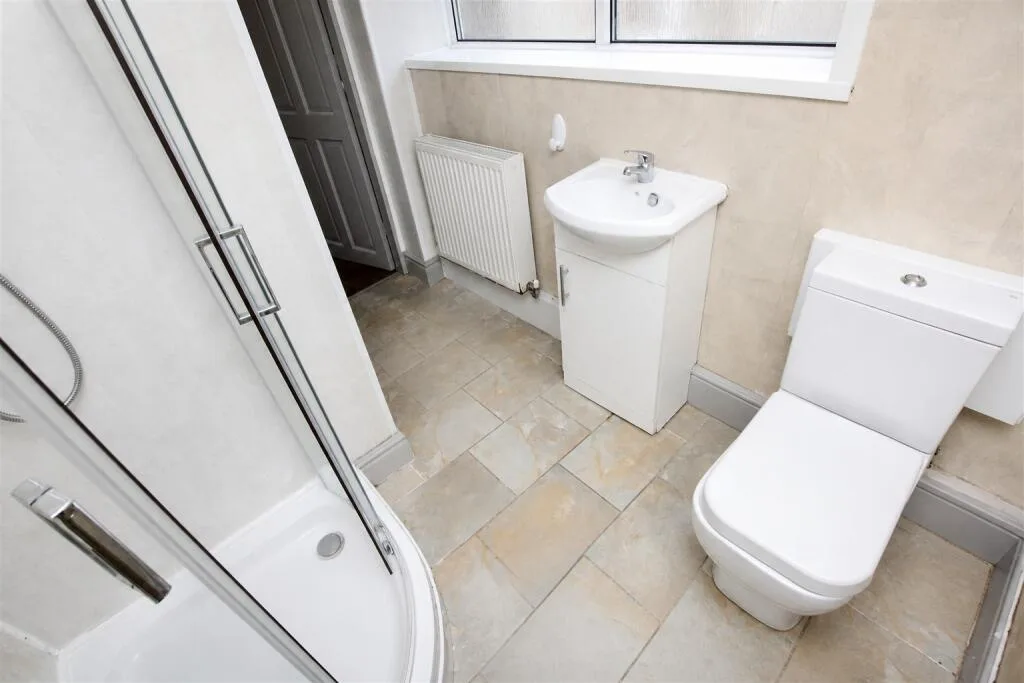 6 bedroom house for rent