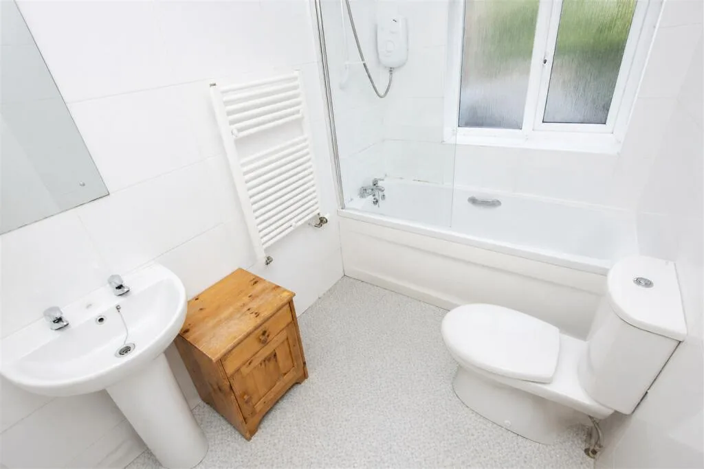 5 bedroom terraced house for rent