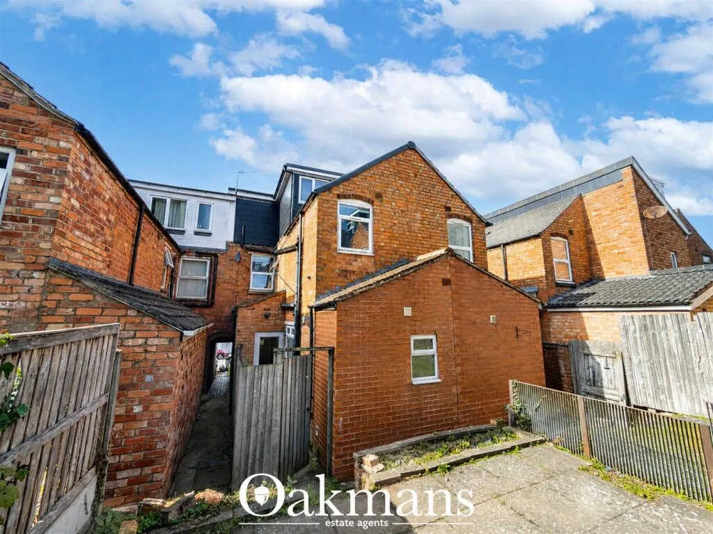 6 bedroom house for rent