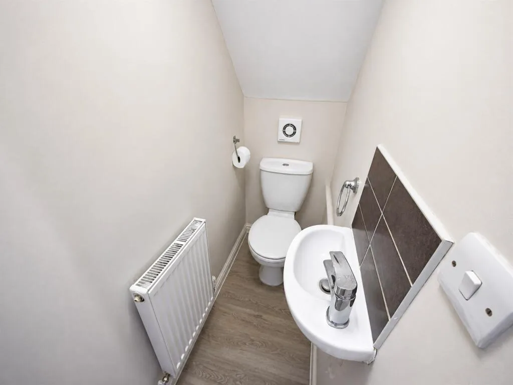 6 bedroom house for rent