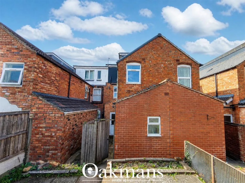 6 bedroom house for rent