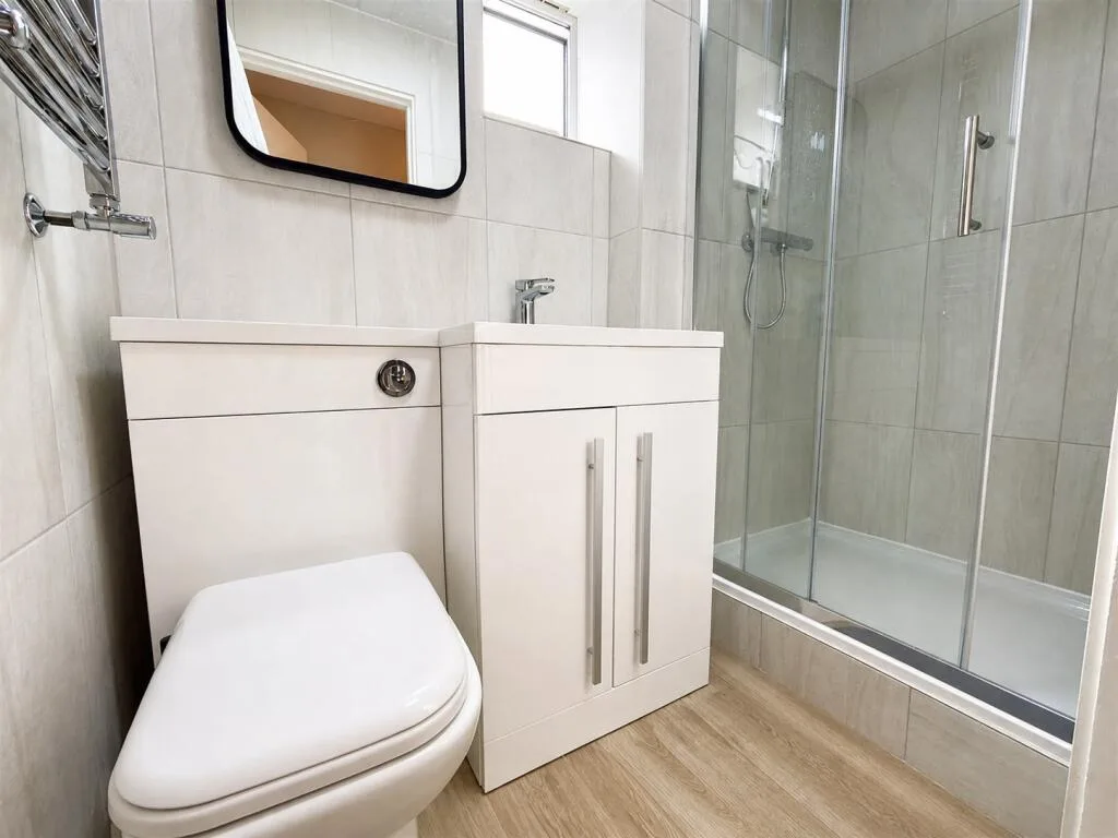 6 bedroom house for rent