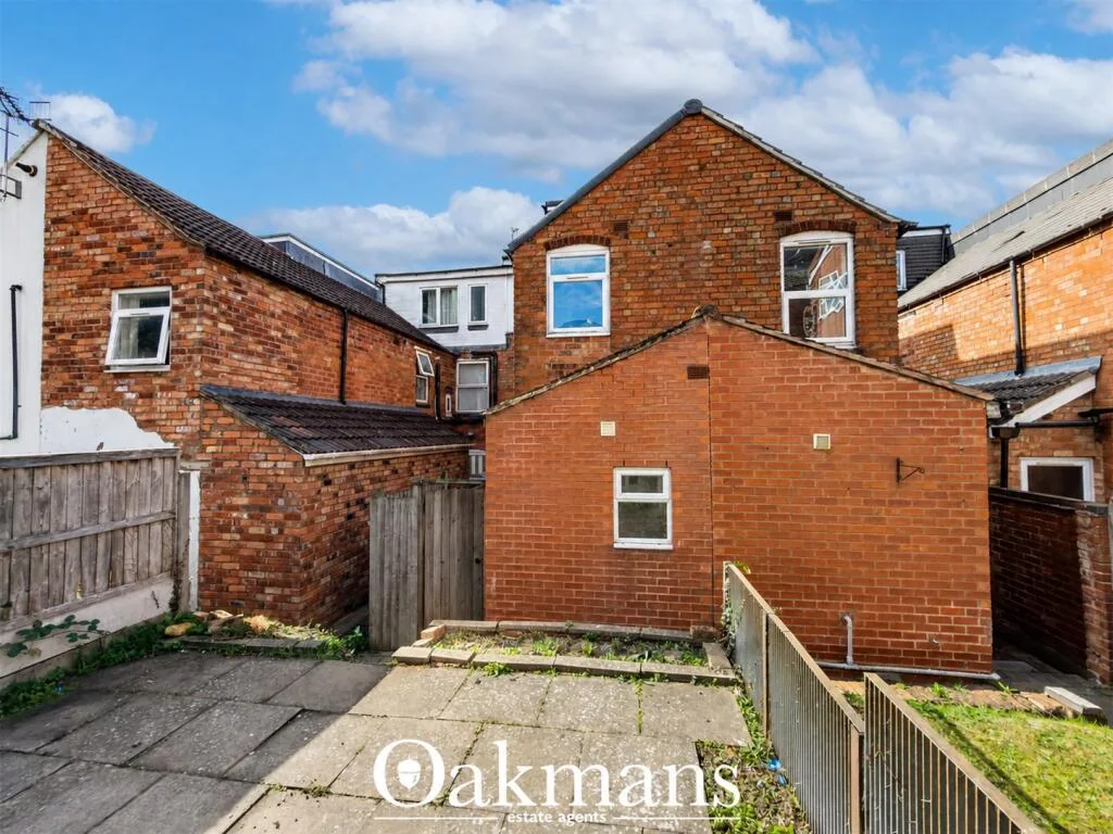 6 bedroom house for rent