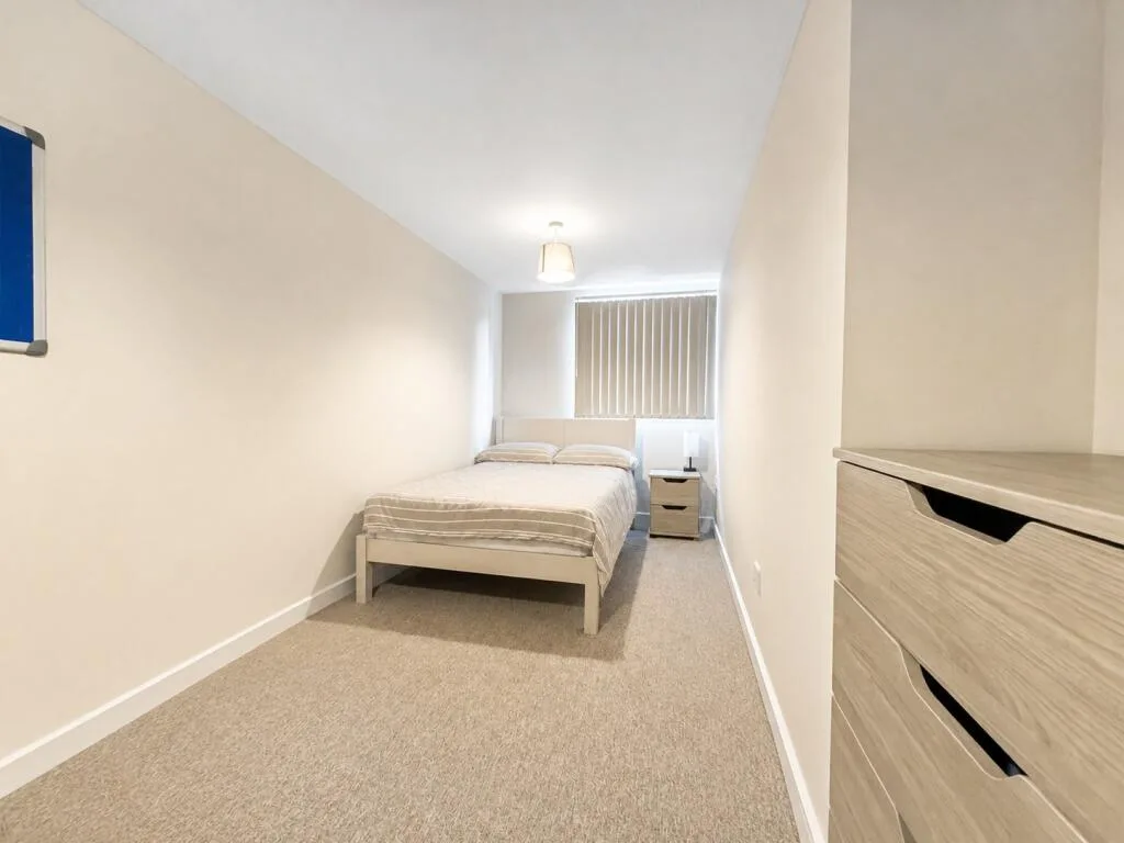 6 bedroom house for rent