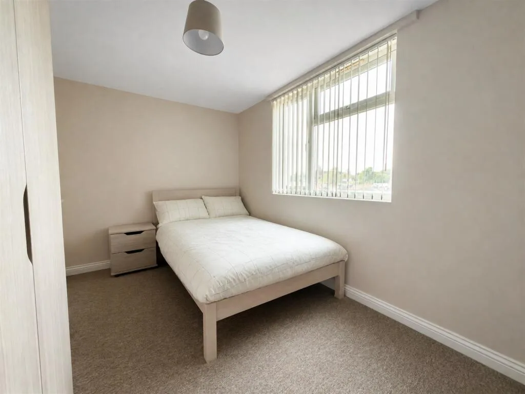 6 bedroom house for rent