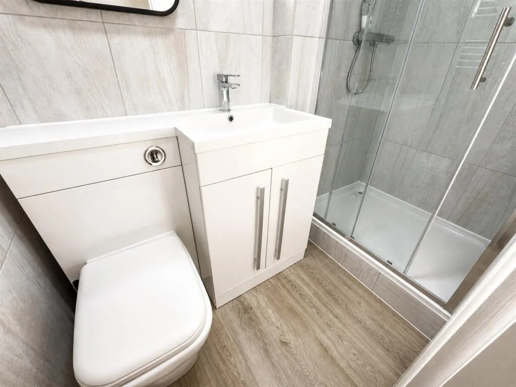 6 bedroom house for rent