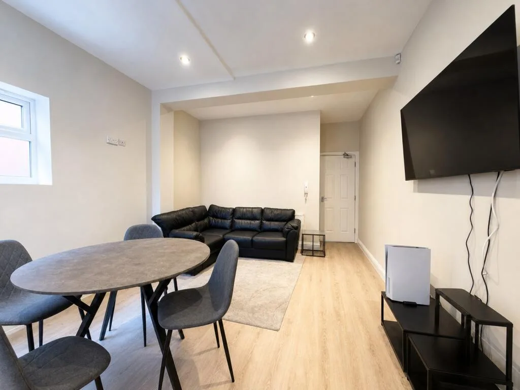 6 bedroom house for rent