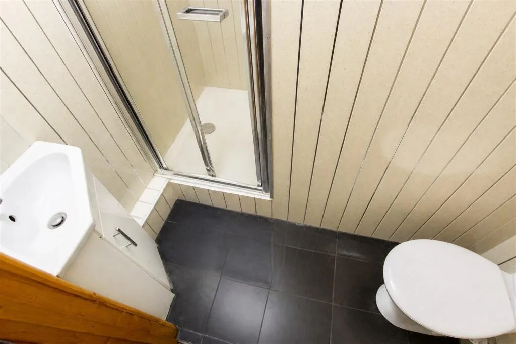 6 bedroom house for rent