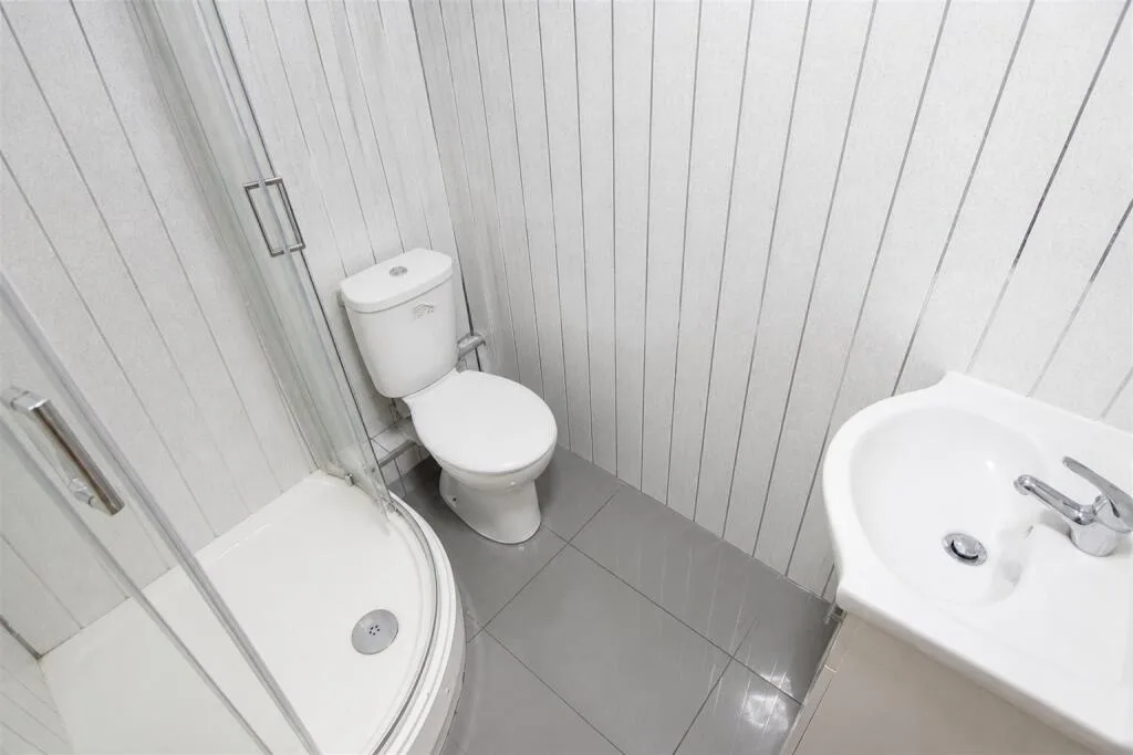 6 bedroom house for rent