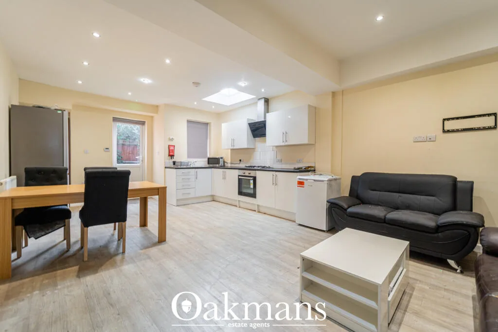 5 bedroom house for rent