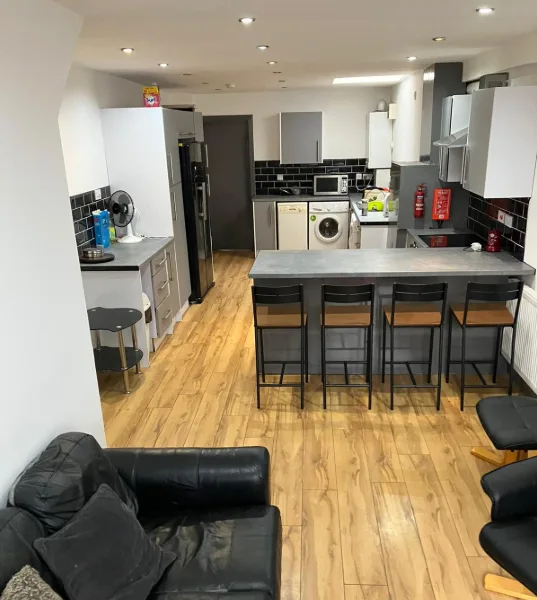 5 bedroom house for rent