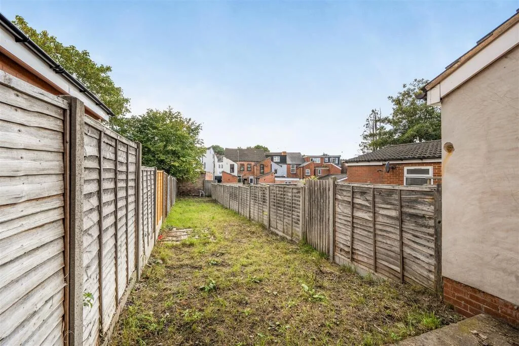 4 bedroom terraced house for rent
