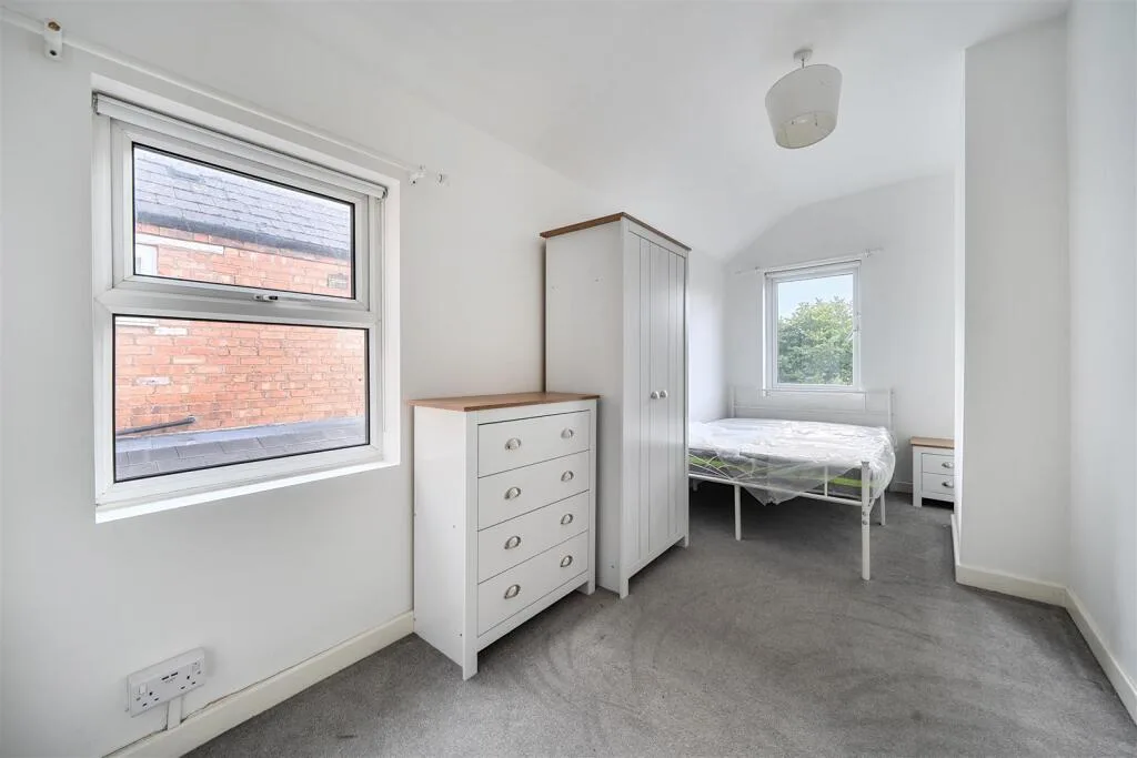 4 bedroom terraced house for rent