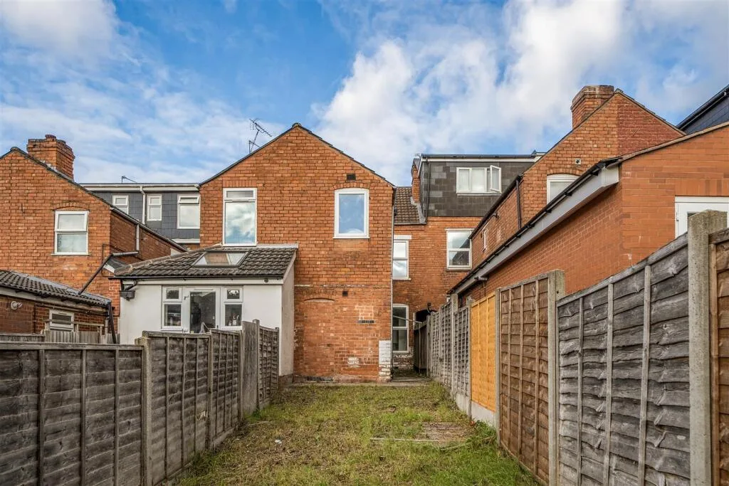 4 bedroom terraced house for rent