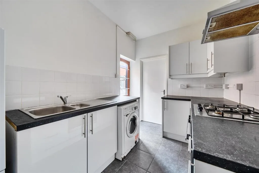 4 bedroom terraced house for rent