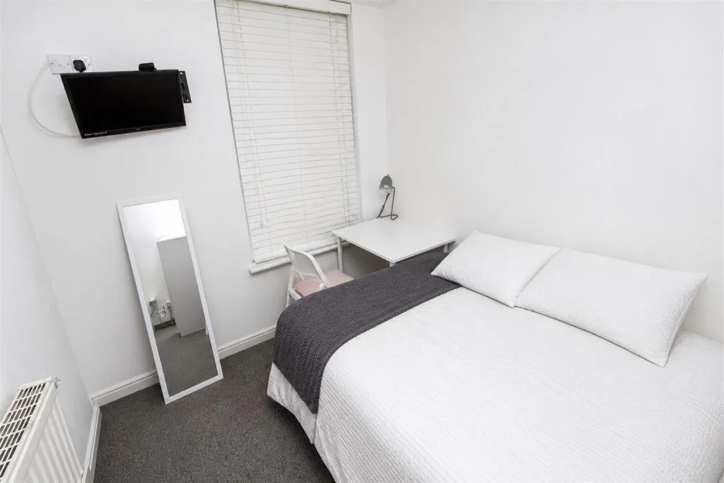 5 bedroom apartment for rent