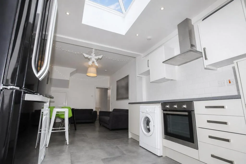 5 bedroom apartment for rent