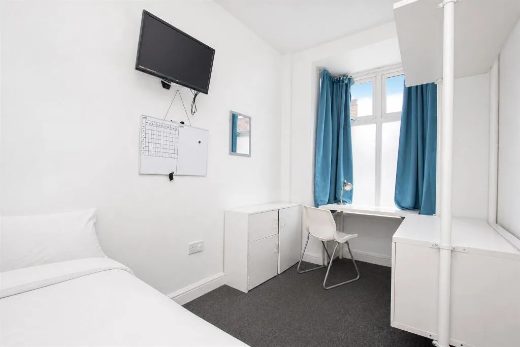 5 bedroom apartment for rent