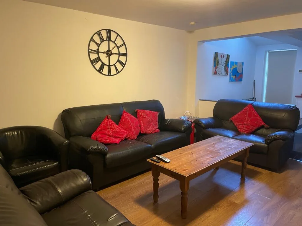 7 bedroom house for rent