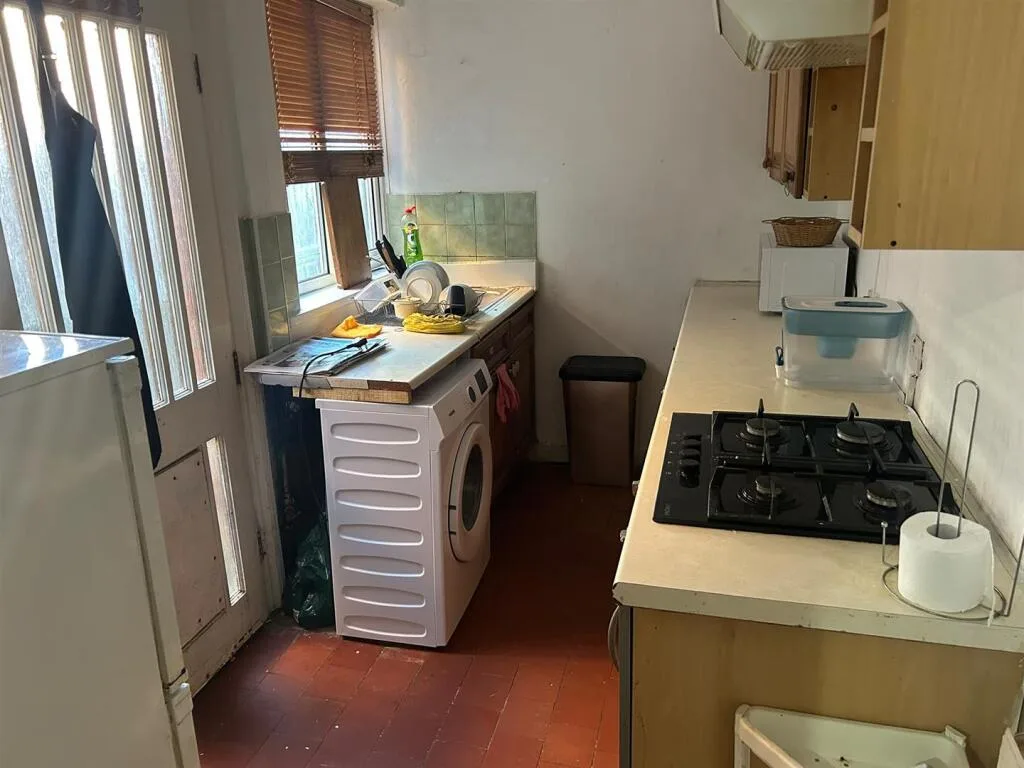 2 bedroom detached house for rent