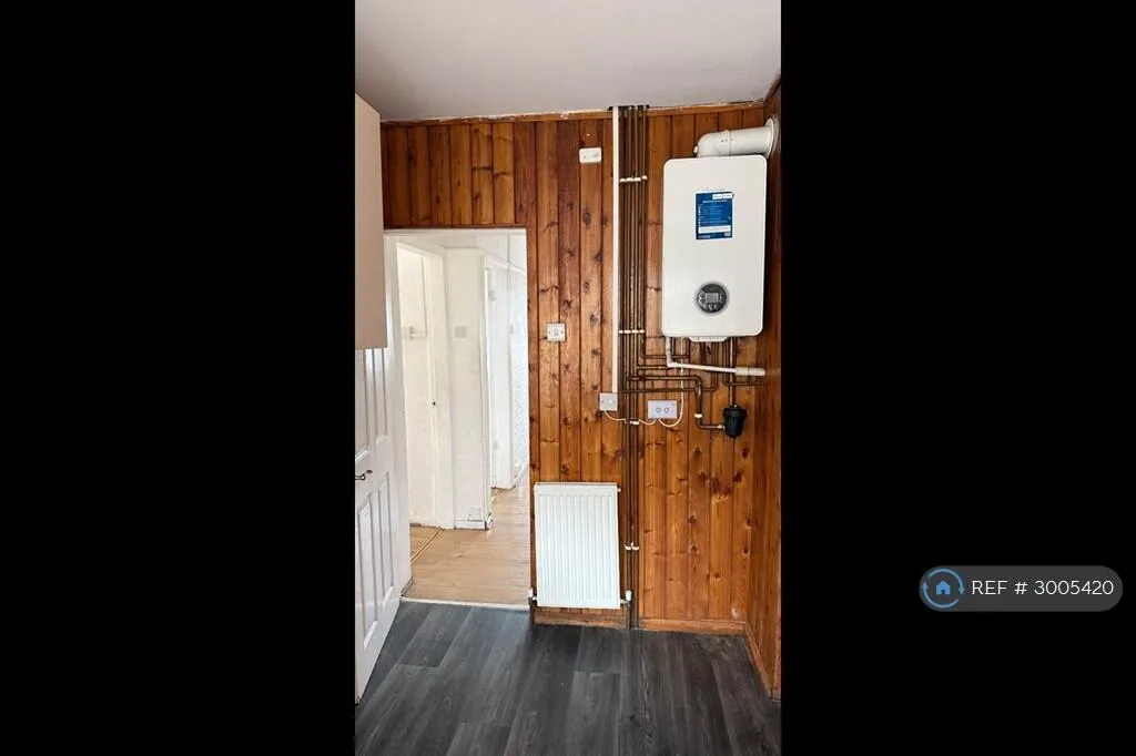 3 bedroom semi-detached house for rent