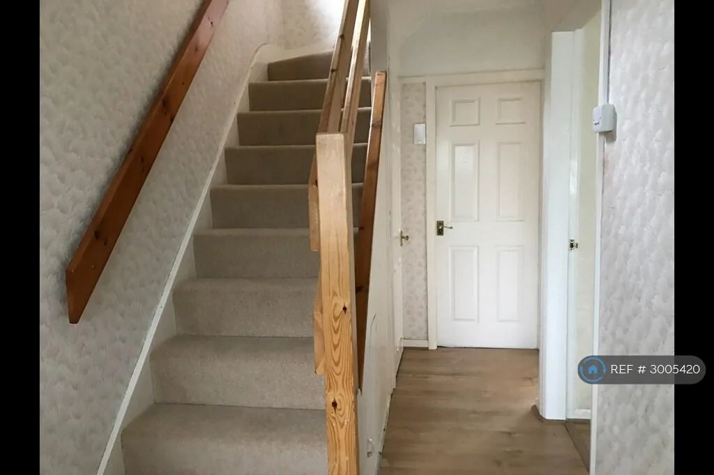 3 bedroom semi-detached house for rent
