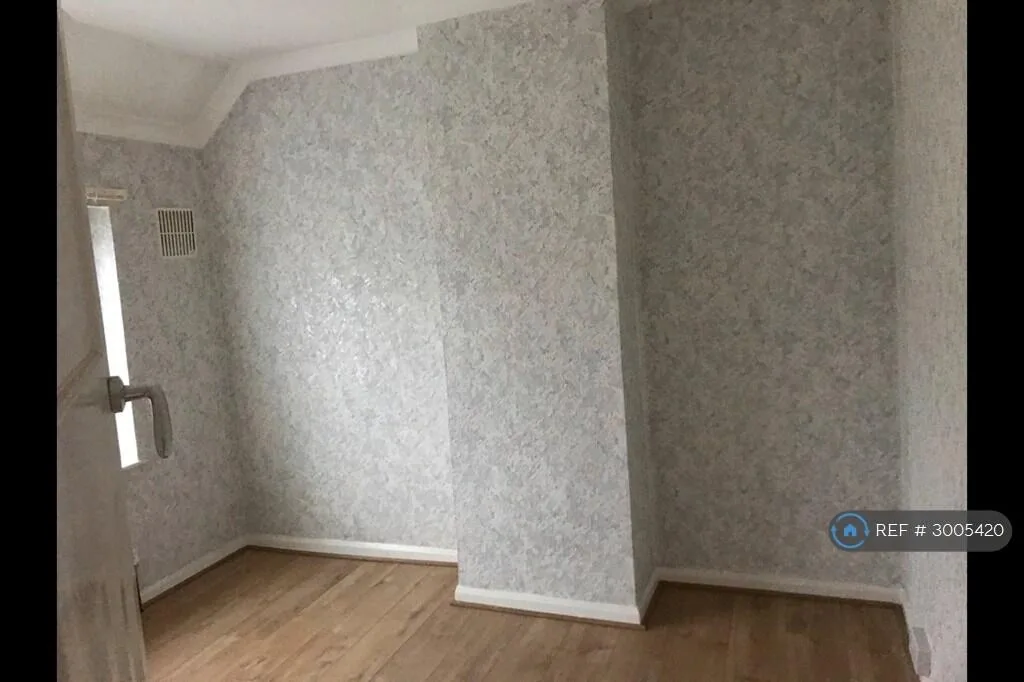 3 bedroom semi-detached house for rent