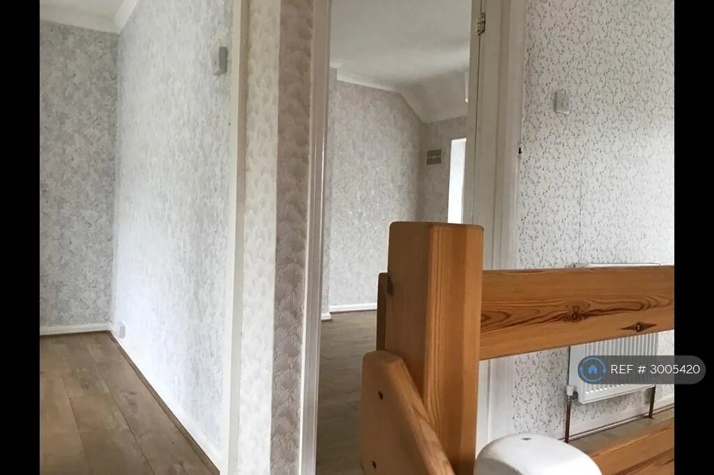 3 bedroom semi-detached house for rent