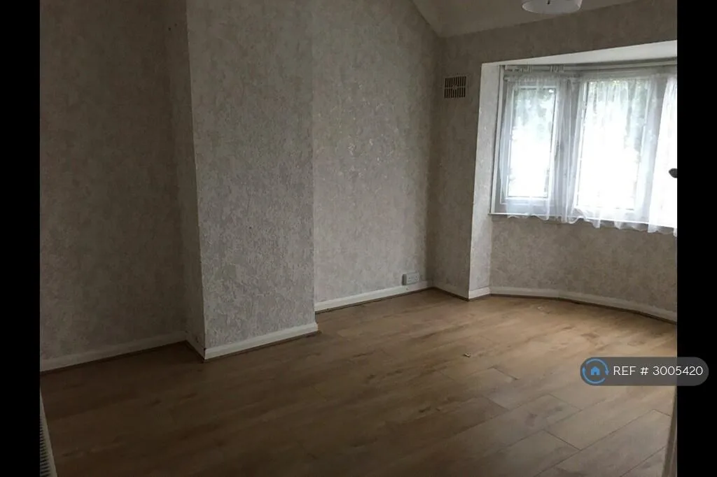 3 bedroom semi-detached house for rent