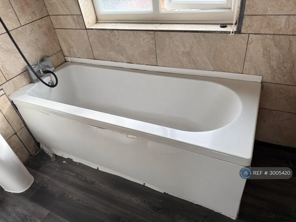 3 bedroom semi-detached house for rent