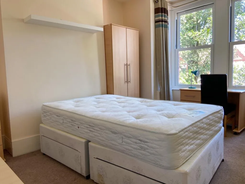 7 bedroom terraced house for rent