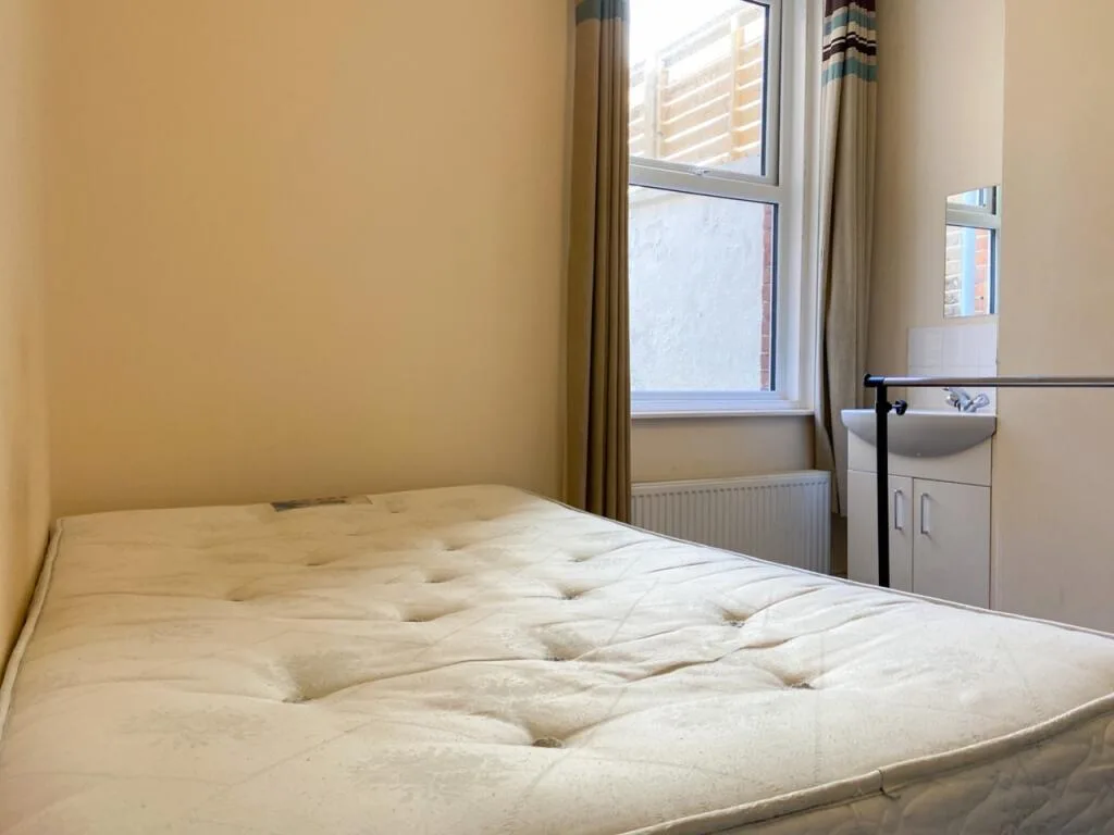 7 bedroom terraced house for rent