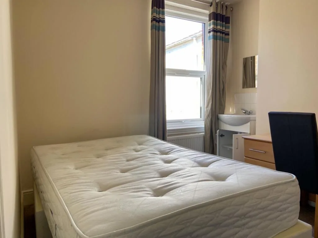 7 bedroom terraced house for rent