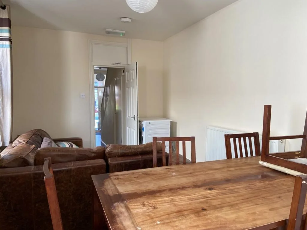 7 bedroom terraced house for rent