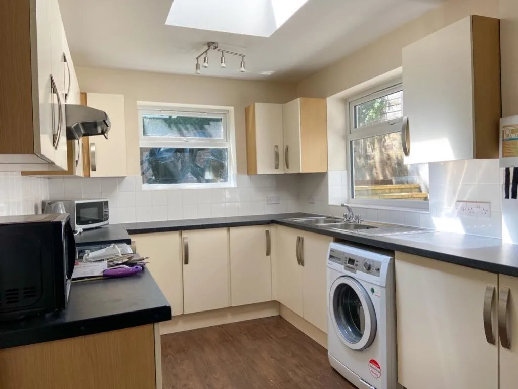 7 bedroom terraced house for rent