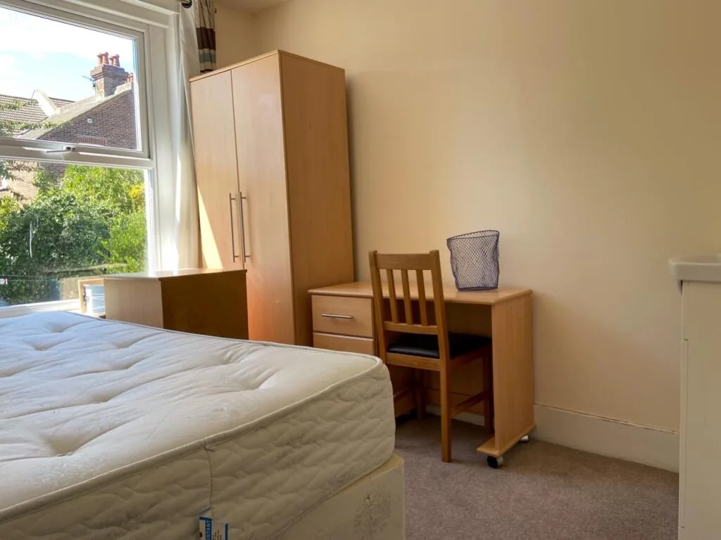 7 bedroom terraced house for rent